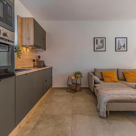 فيلة Cozy Ella Nature With Pool Near The