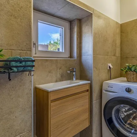 Cozy Ella Nature With Pool Near The * بيروغ