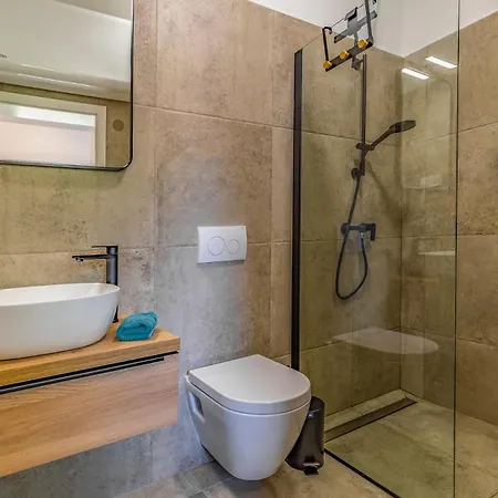 Cozy Ella Nature With Pool Near The *