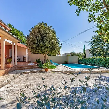 Cozy Ella Nature With Pool Near The * بيروغ