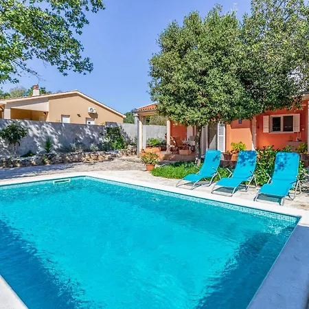 Cozy Ella Nature With Pool Near The فيلة *